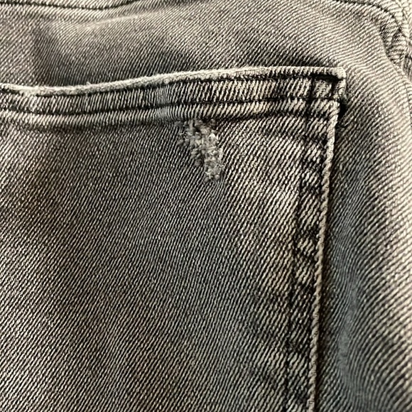 Zara slim jeans in size US 2 - Picture 3 of 4